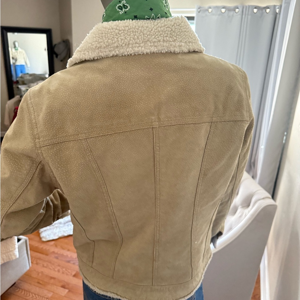 St. John’s Bay Tan Suede Leather Sherpa Cropped Western Women's Trucker Jacket - Picture 5 of 16
